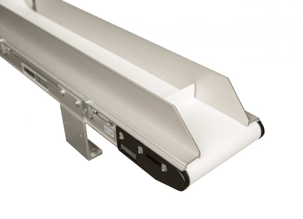 2200 LPZ conveyor with adjustable guiding