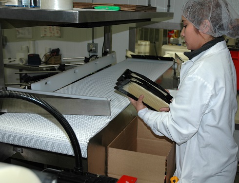 , Sanitary Conveyor System from Dorner Helps Wisconsin Cheese Packer Improve Ergonomics and Packaging Efficiencies