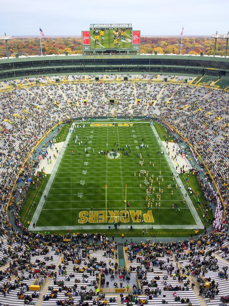 Overview of Green Bay Packers game against Carolina Panthers at Lambeau Field