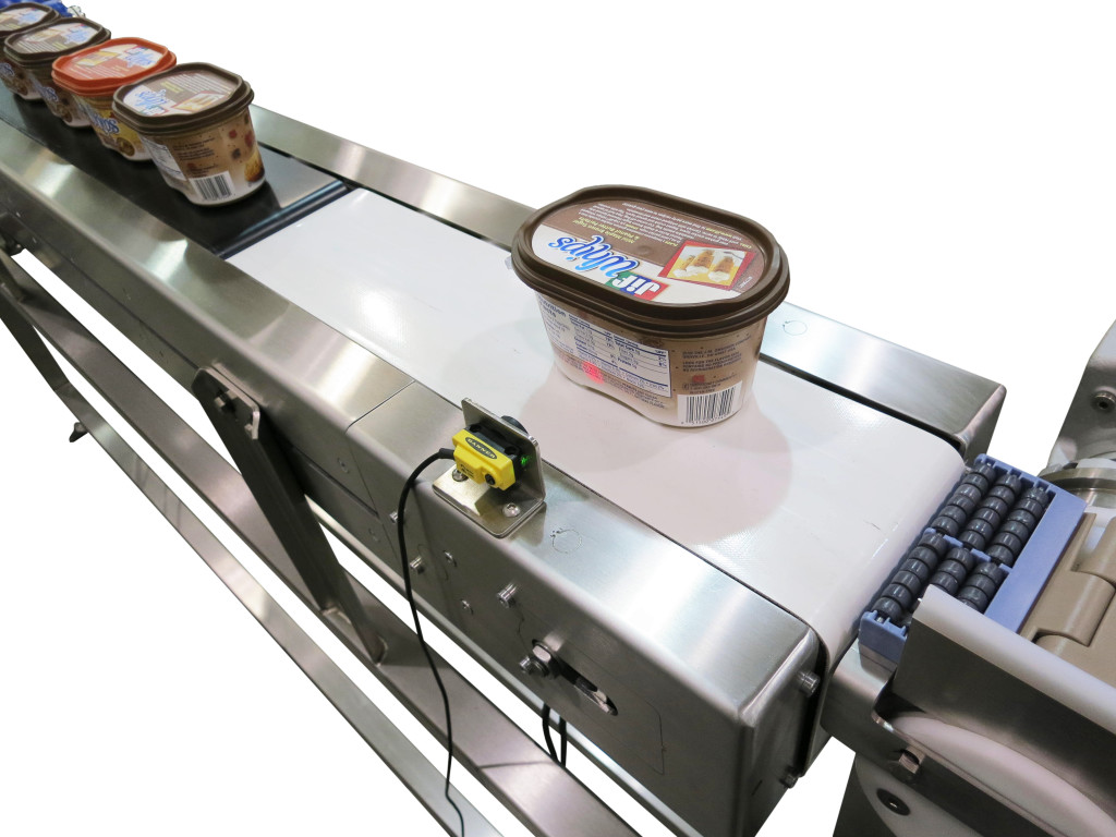 AquaGard 7100 Series Stainless Steel Flexible Chain Conveyor with Pacing Conveyor