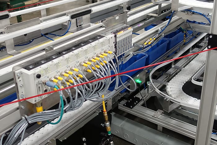 , Increase Throughput and Efficiency with a Tote Handling System