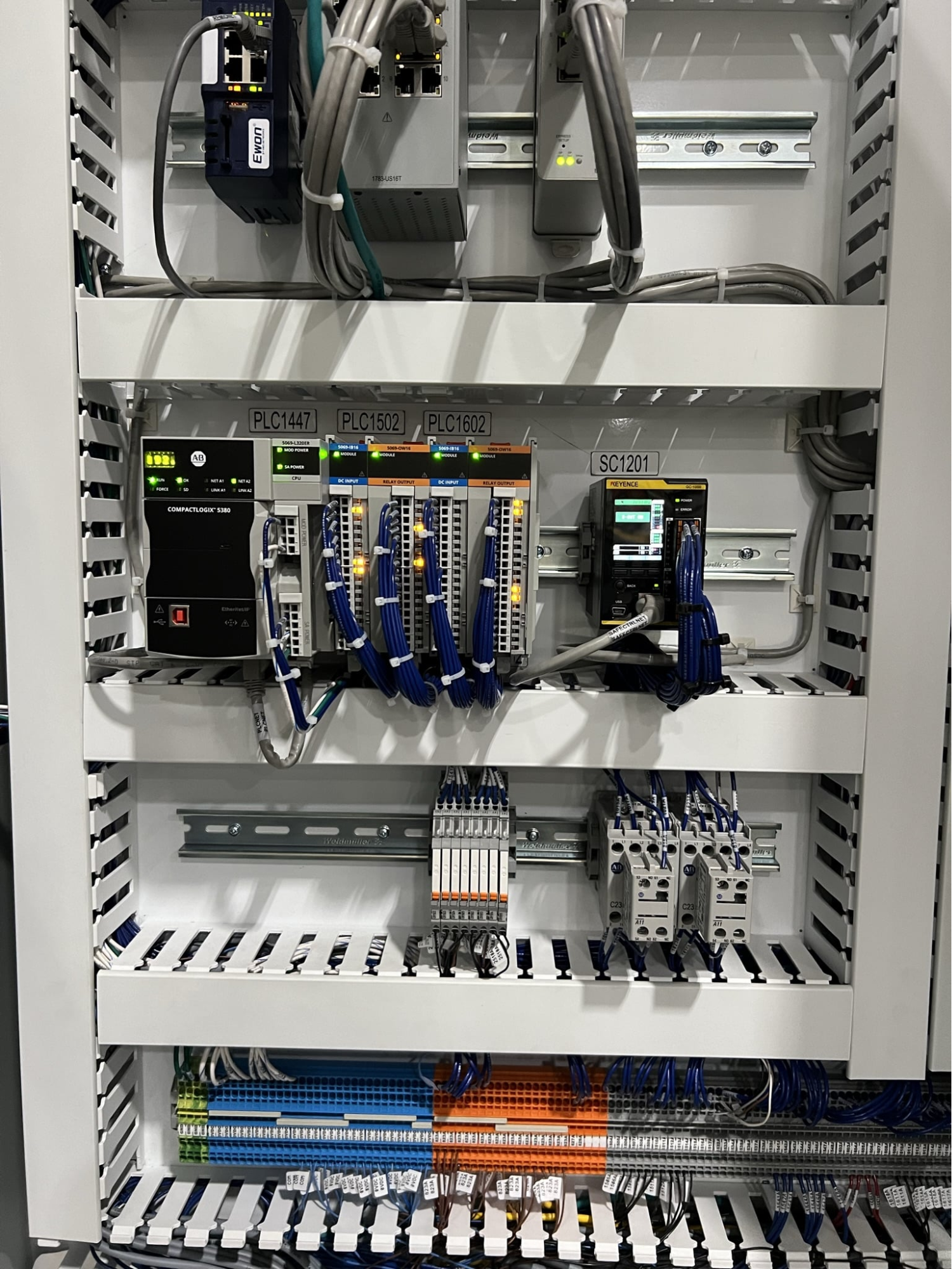 Smart Material Handling Conveyors For E Commerce And Distribution