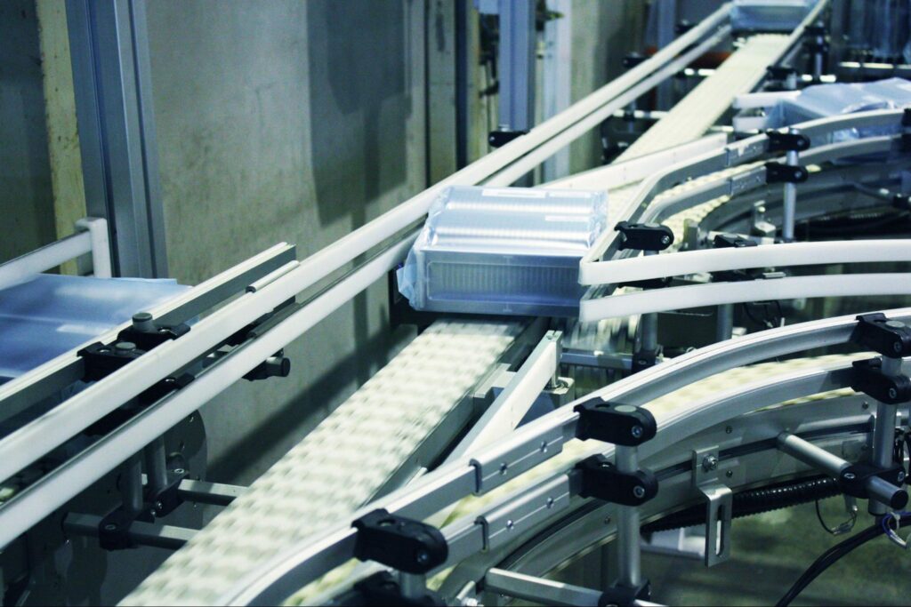 , Smart Material Handling Conveyors for E-Commerce and Distribution Centers
